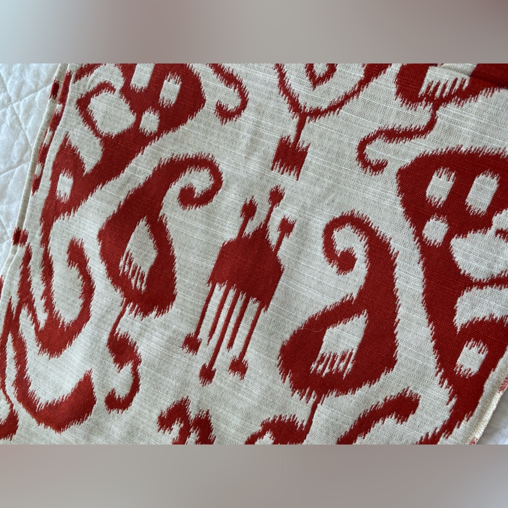 Damask Table Runner - Picture 5 of 10